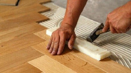 Укладка паркета на клей